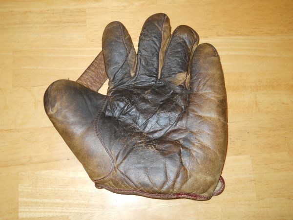 1910 1920 Goldsmith store model baseball glove