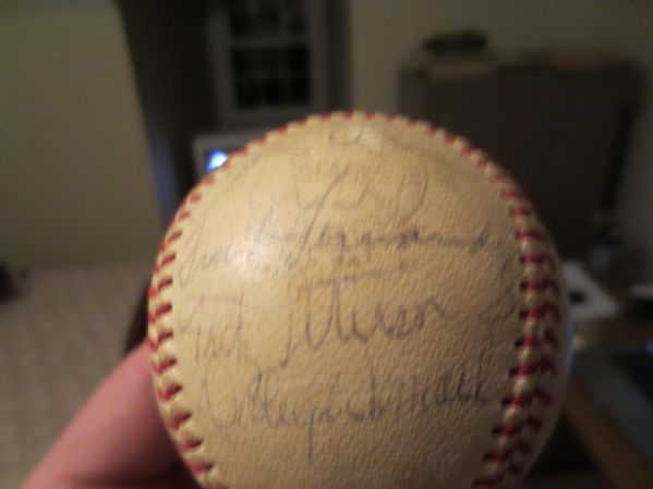 1967 New York Yankees autographed baseball with Mickey Mantle, Mel Stottlemyre 