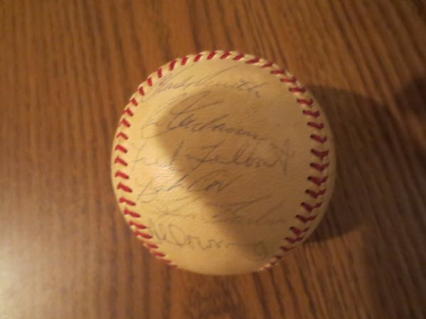 1967 New York Yankees autographed baseball with Mickey Mantle, Mel Stottlemyre 