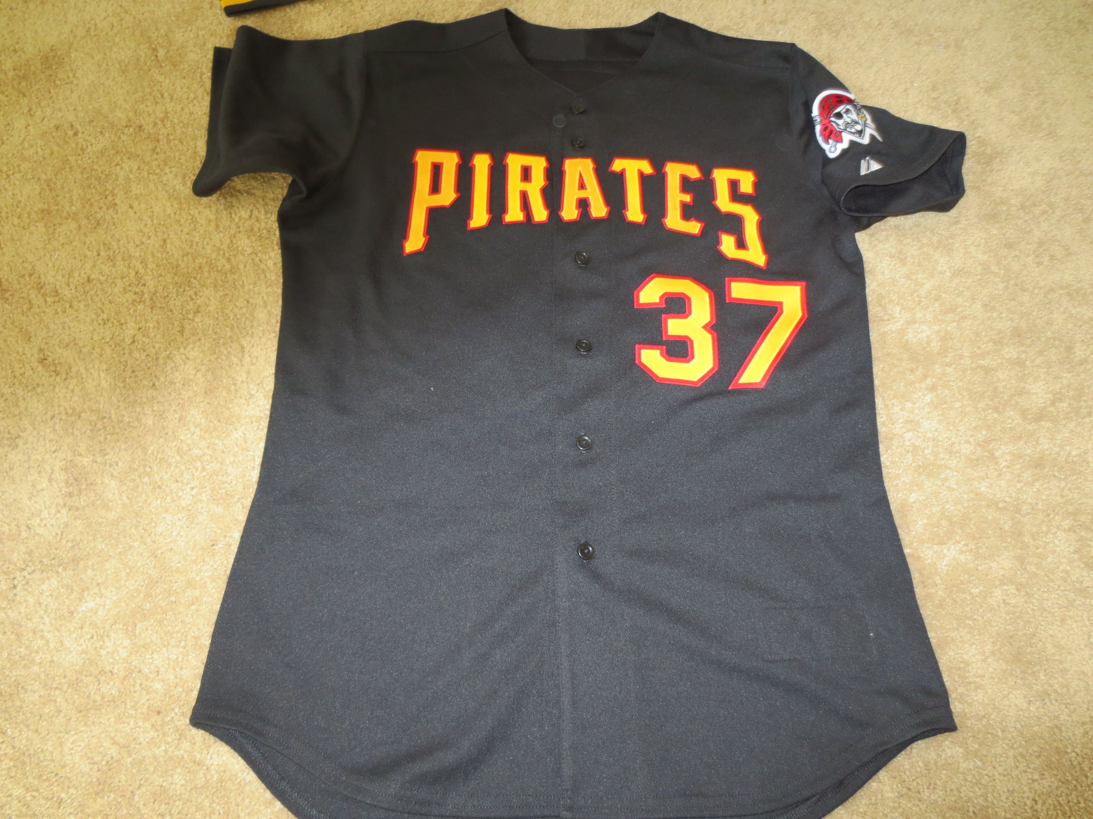 Lot Detail - 2004 Pittsburgh Pirates Game Used Game Worn Alternate Jersey  Nelson Figueroa #37