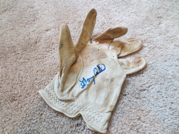 Gary Carter Game Used Game Worn Batting Glove Autographed