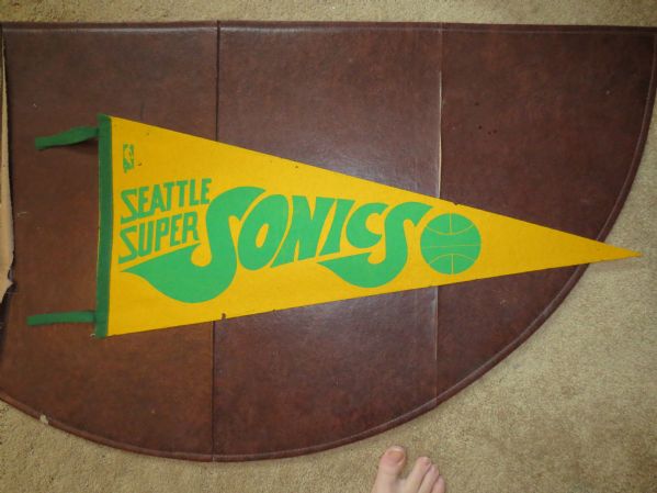1960's Seattle Supersonics Basketball Soft felt Pennant Defunct Team 33+