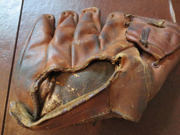 Mel Ott MacGregor Goldsmith Store Model Split Finger Baseball Glove NY Giants HOF