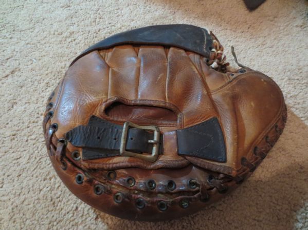 Circa 1915 Decker Patent Buckle Back Baseball Glove Frank Grube 