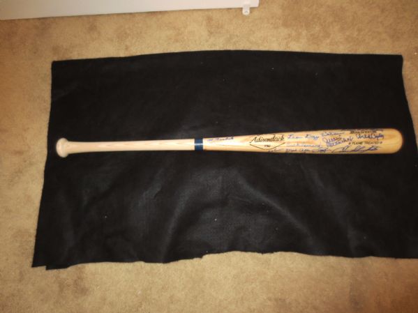 24 different Hall of Famer Signed Baseball Bat 34   NICE