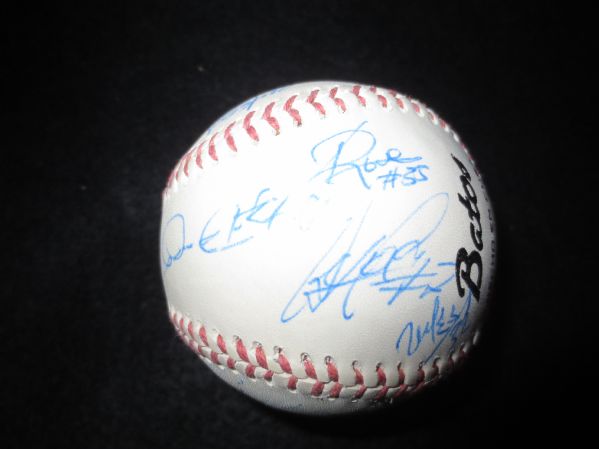 Cuban baseball with 16 signatures  Inder L.P.V. Batos Industria Deportiva Selectiva