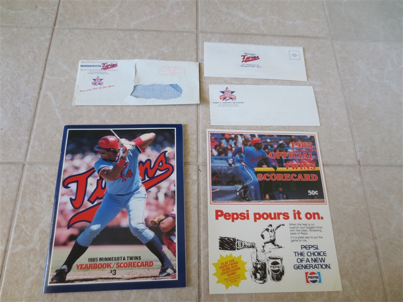1985 Minnesota Twins package: program/yearbook, schedule, order form, envelope