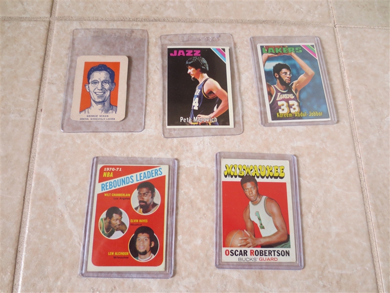 (5) early HOF Raw Basketball Cards: 1952 Wheaties George Mikan, 1971-72 Big O, Maravich, +