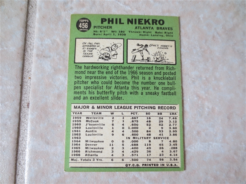 1967 topps Phil Niekro #456 baseball card in very nice condition