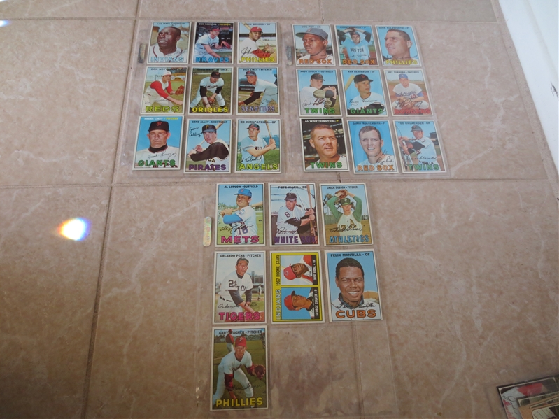 (25) 1967 Topps Mint baseball cards Straight from vending!