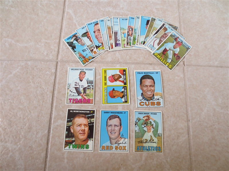 (25) 1967 Topps baseball cards Overall near mint condition