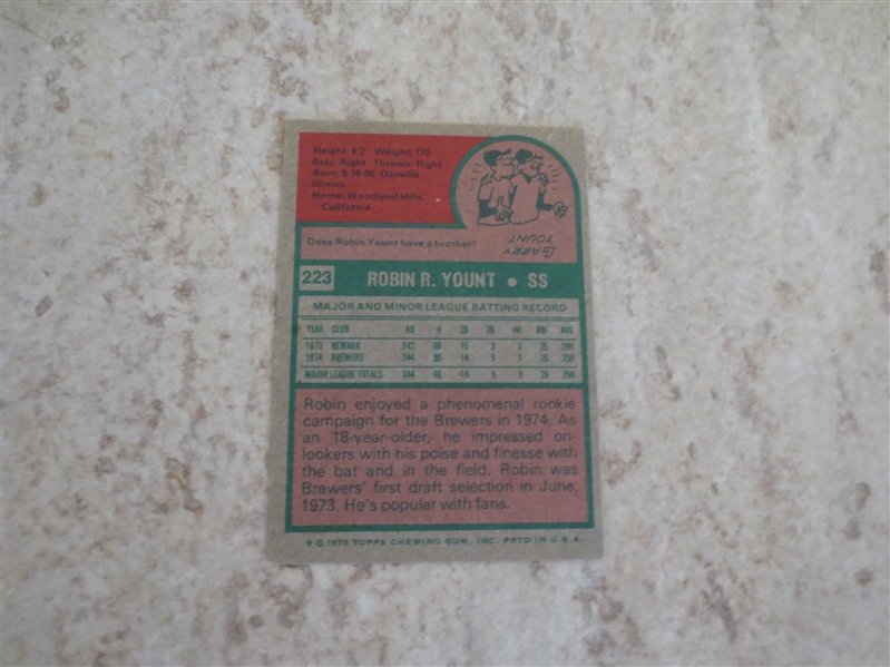 1975 Topps Robin Yount rookie baseball card #223 in affordable condition      2