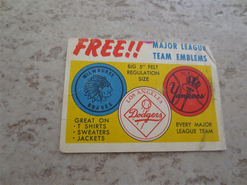 1958 Topps Baseball Felt Emblem Insert Card