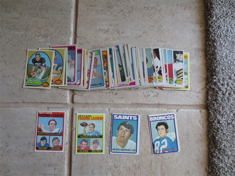 (80) 1970's Topps Football cards including Archie Manning rookie, Alzado rookie, Leader cards
