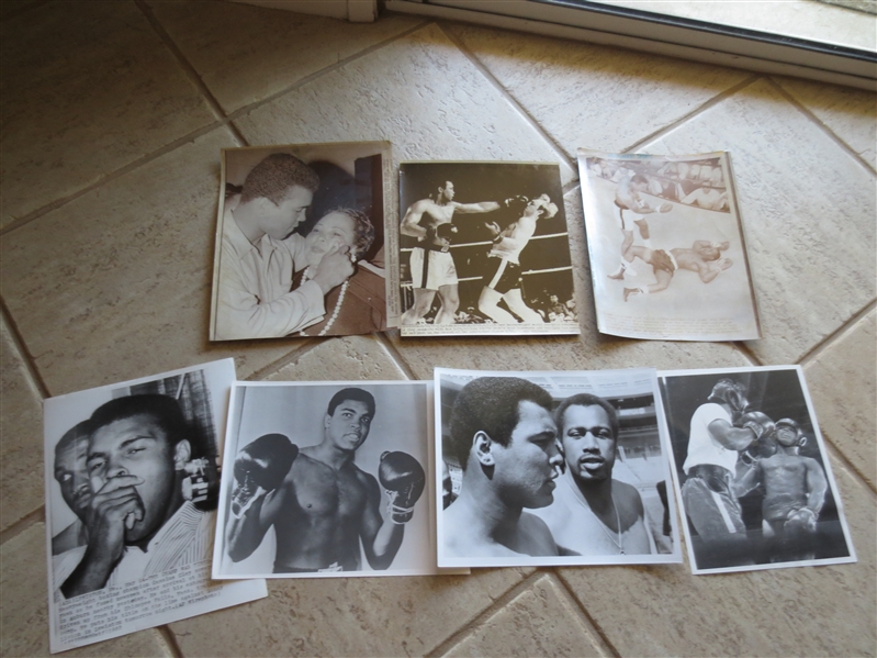 (7) Muhammad Ali boxing press photos