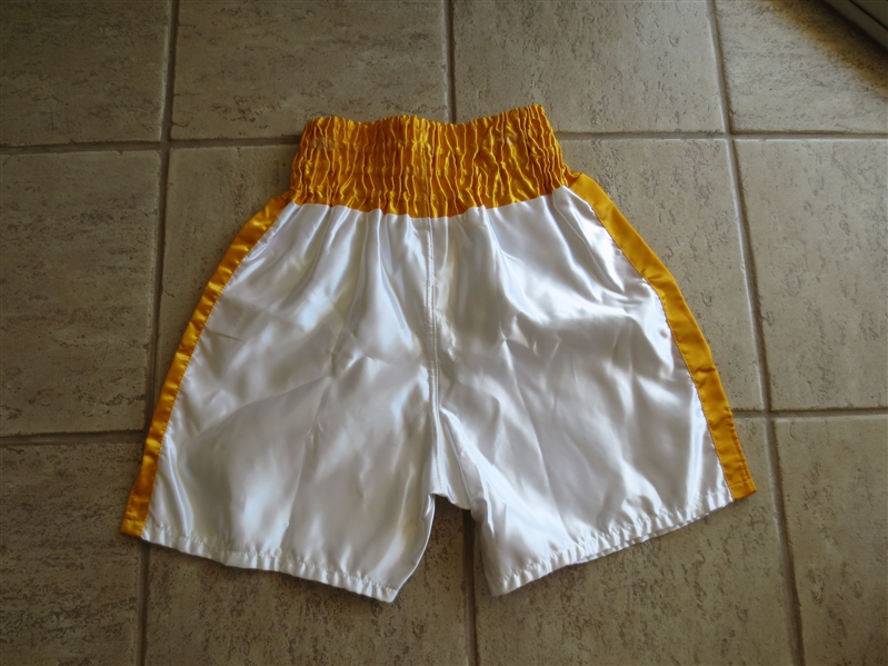 Autographed Roberto Duran boxing trunks with COA