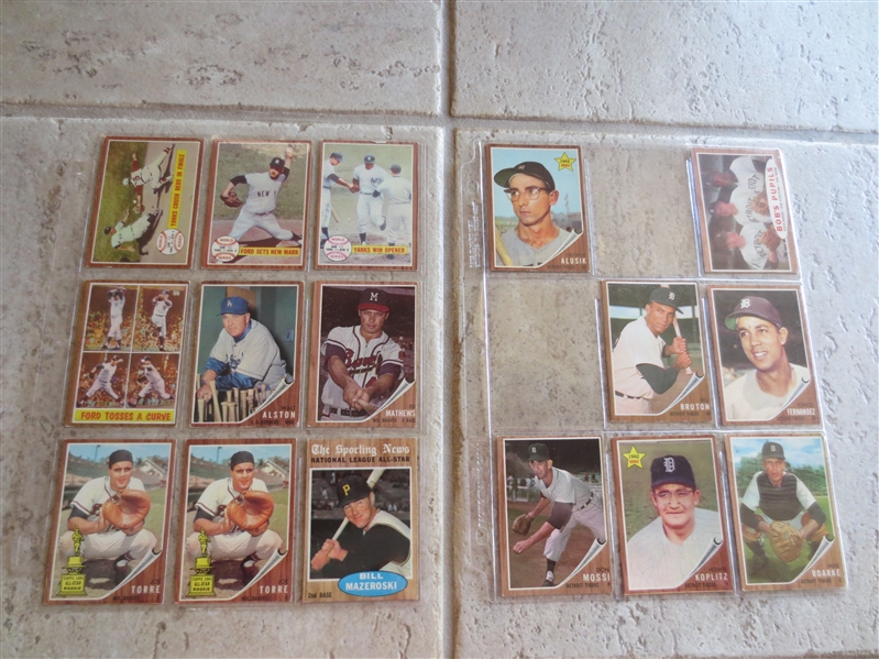 (157) 1962 Topps Baseball Cards with Hall of Famers in very nice condition