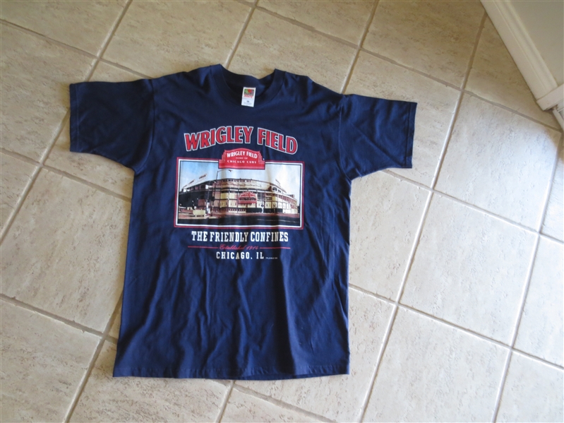 Wrigley Field Home of the Chicago Cubs T-shirt Size XL  Never Worn