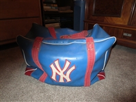 1970s New York Knicks Luggage Carry Bag  unknown player  made by Cosby  NEAT!