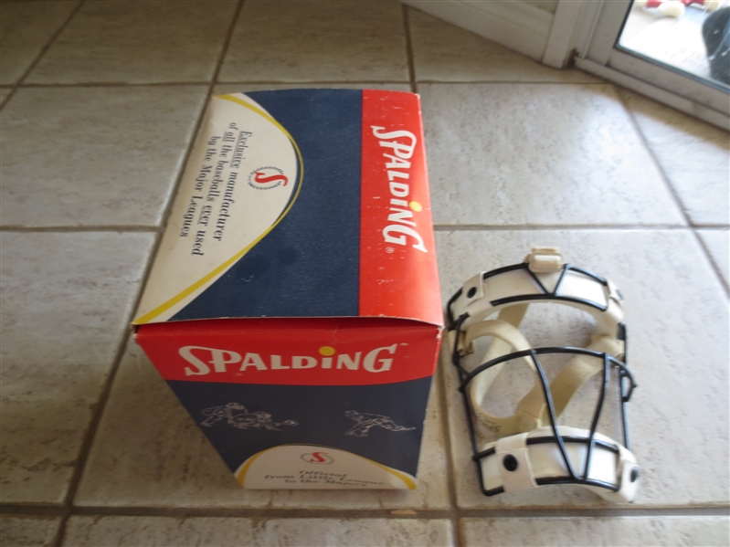 1960 Spalding NMT-Mint in the Box Catchers Mask  Model 45-123 Beautiful!