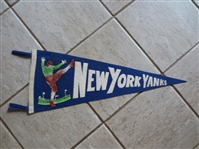 1940s-50s New York Yanks PRO FOOTBALL Soft Felt Pennant in Beautiful Shape!   32" across