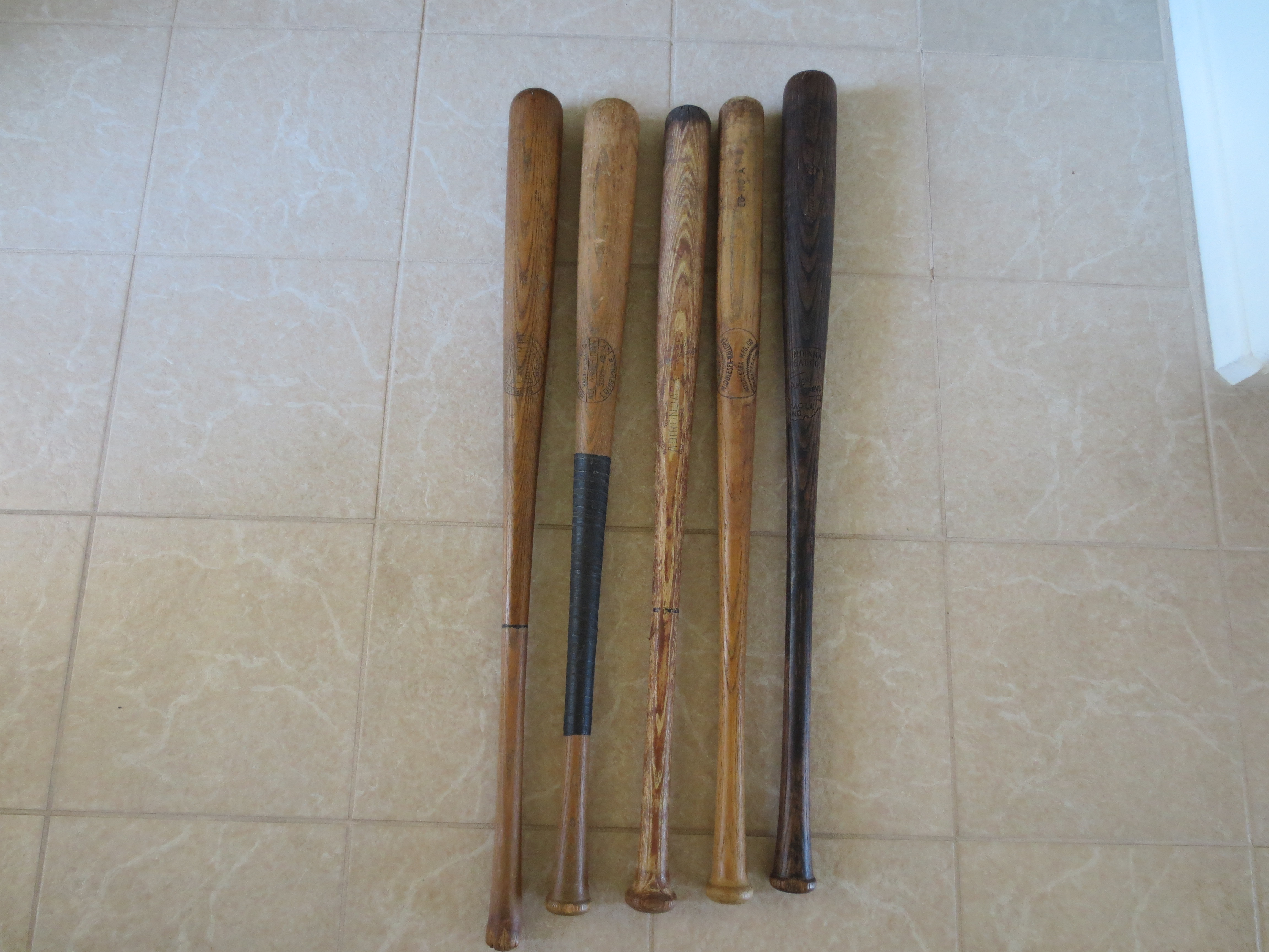 Lot Detail - (5) Vintage Store Model Baseball Bats Hillerich, Middlesex ...